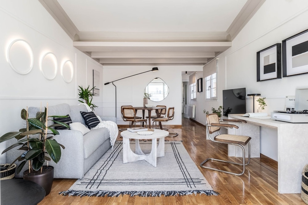 Minore - 1 Bedroom Penthouse and Terrace in Chueca