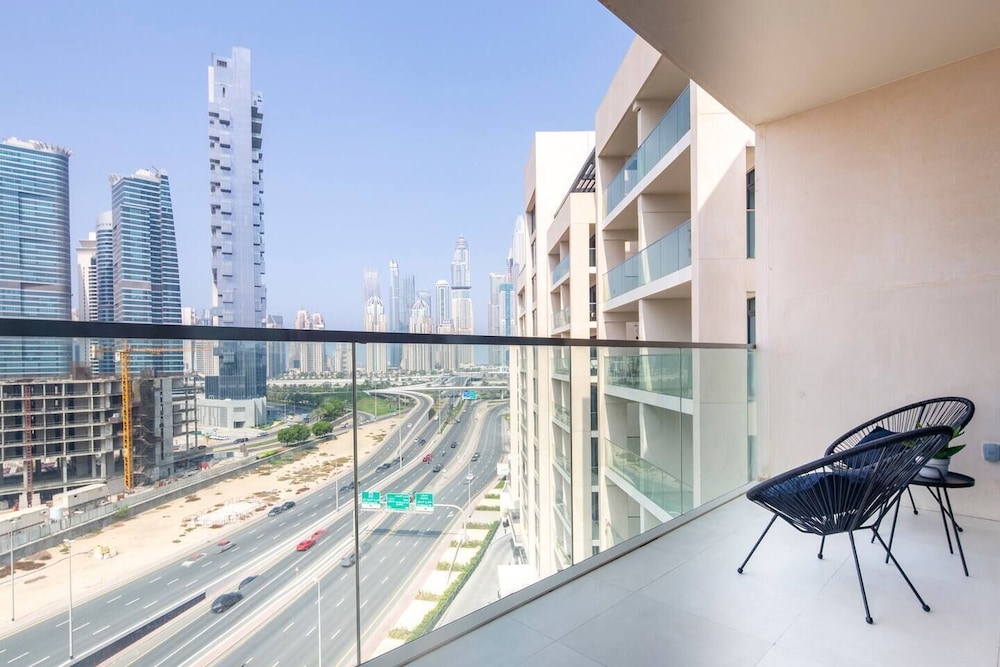 Modern 2BR w/ Tranquil Ambience in Emirates Hills!