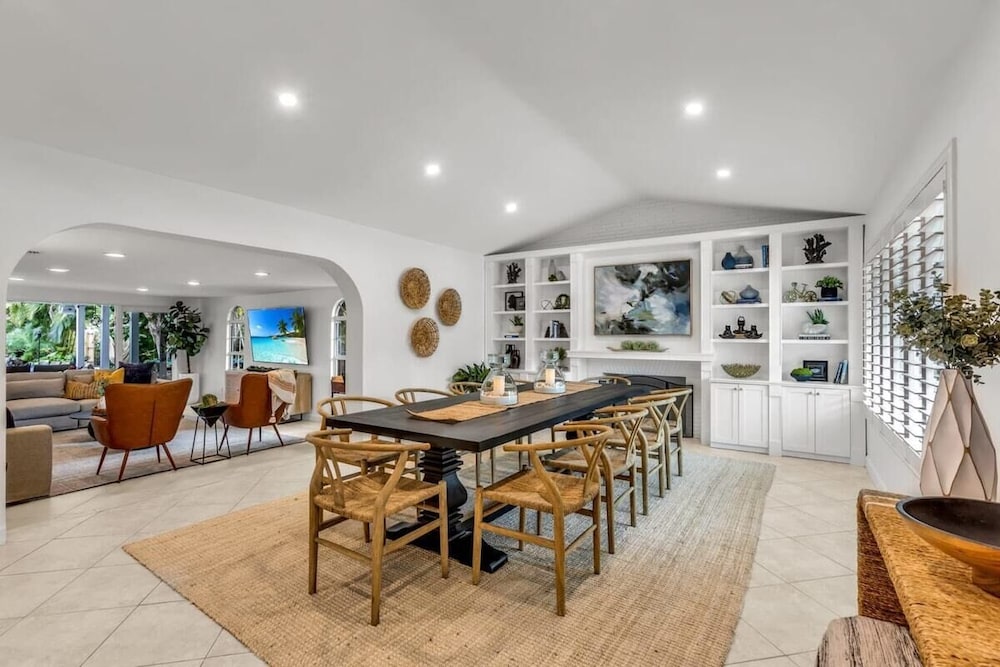 New Waterfront Oasis, Minutes to Beach, Eats, Shops