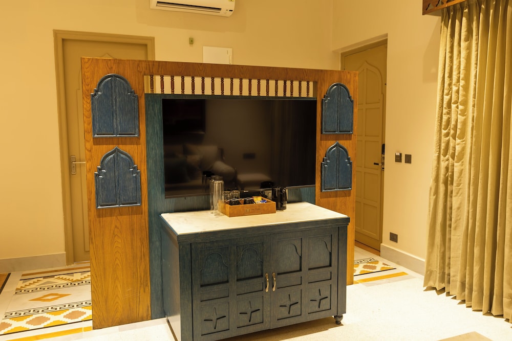 DEV BAGH LUXURIOUS PRIVATE SUITES