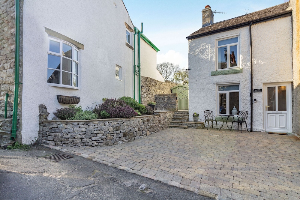 Hope Valley Vacations - Smithy Cottage - Property Image 1