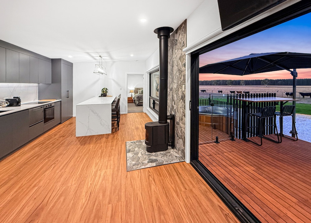 Warrawindi Escapes
