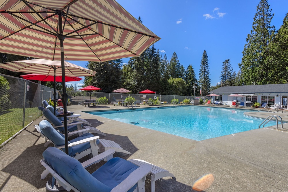 Captain s Retreat in Shelton