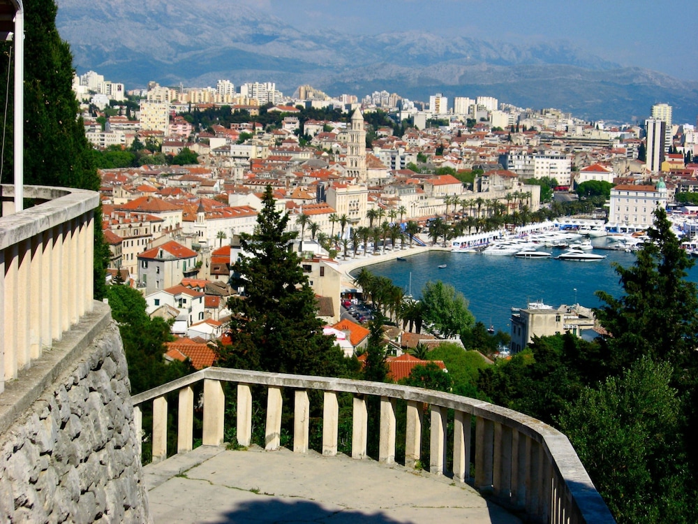 Homely Apartment in Trogir near Beach