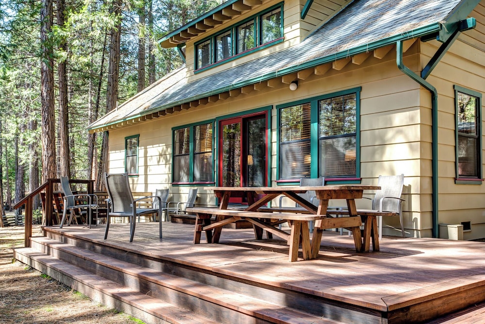 Wawona Retreat