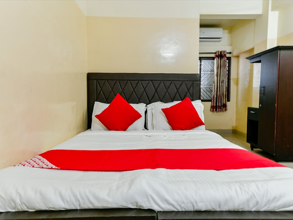 OYO 23115 Hotel Saravana view 2