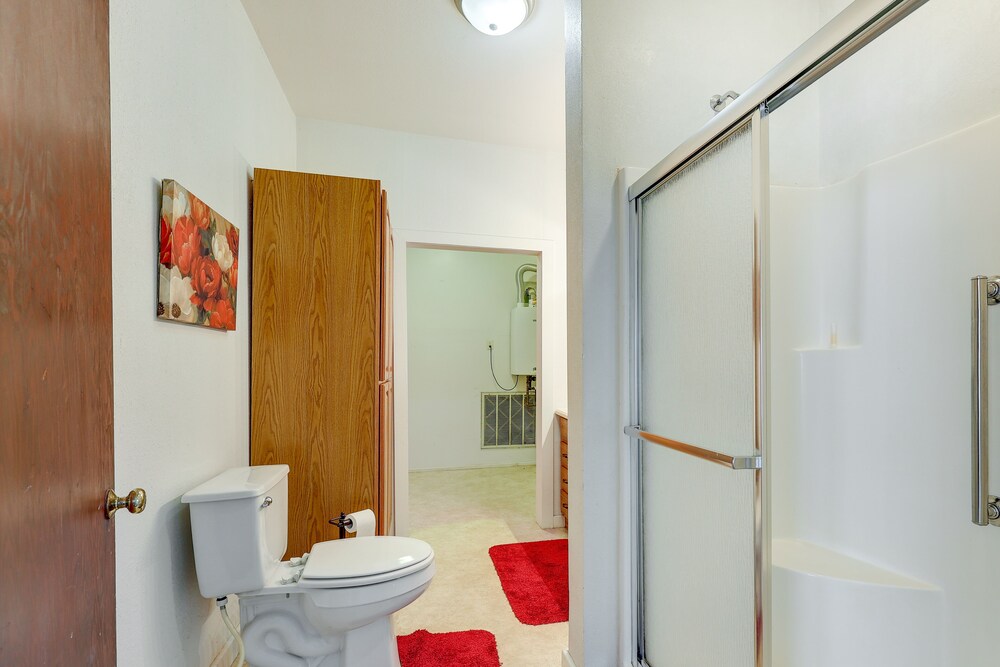 Paris Vacations - Paris Vacation Rental  15 Mi to Mount Magazine! - Property Image 24
