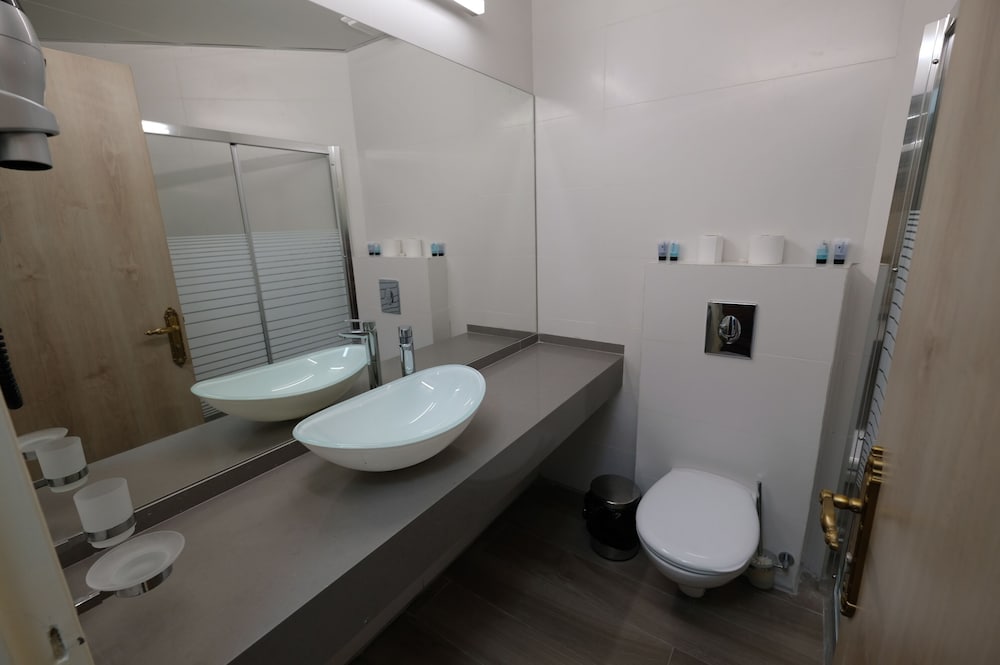 St. George’s Cathedral Pilgrim Guesthouse – Jerusalem