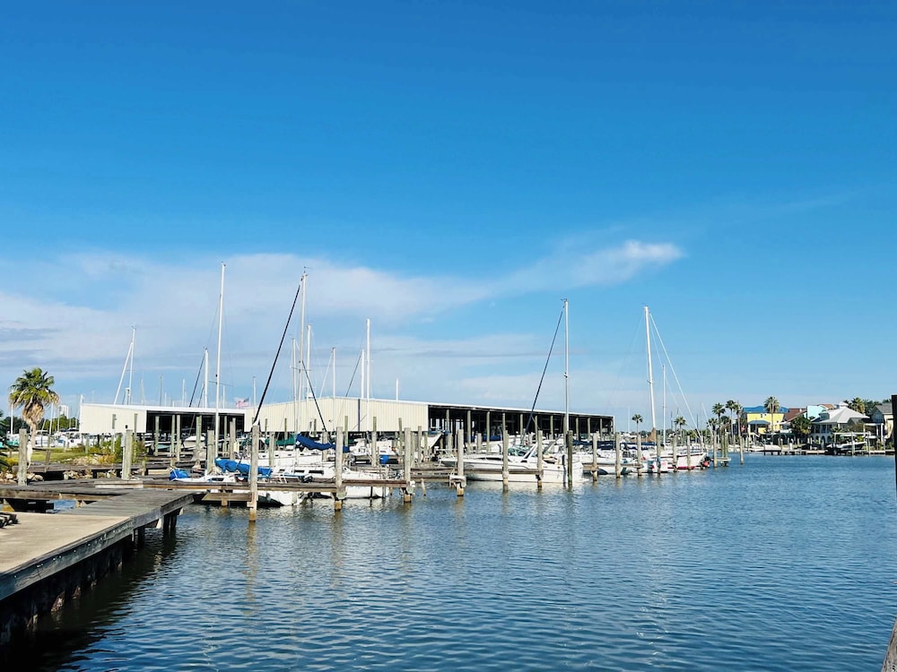 Marina Maison 2bdr Condo