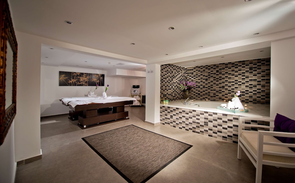 Ramada Resort by Wyndham Bodrum - Image 83