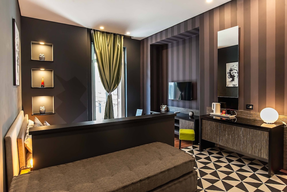 Gram Suites