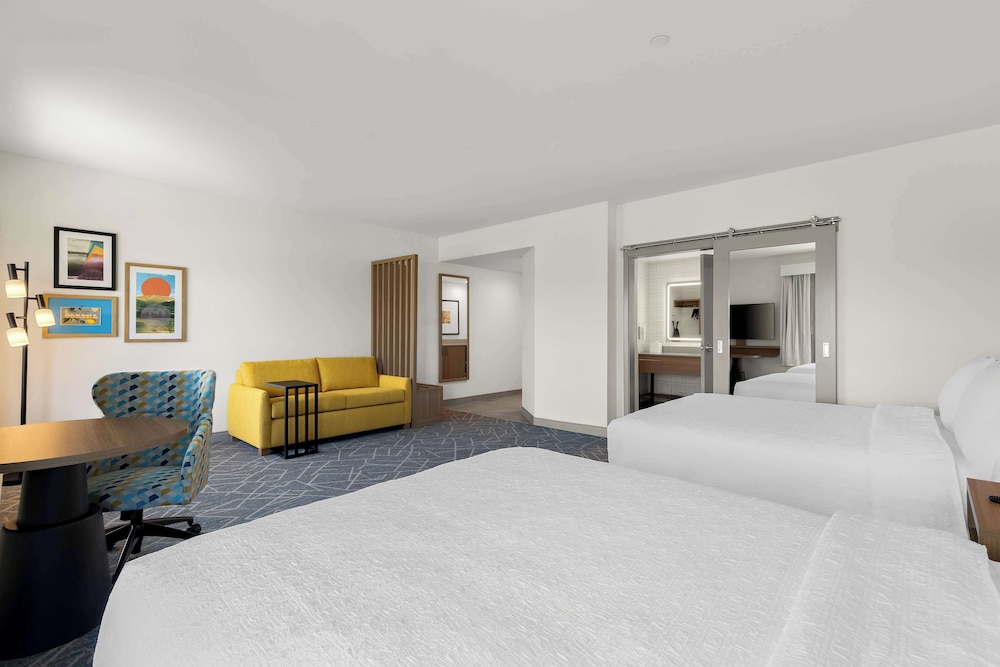 Hampton Inn & Suites Corona, Ca