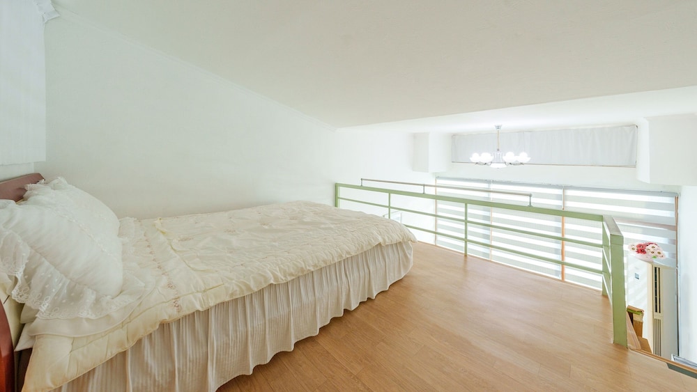 Taean Norabureo Pet Pension