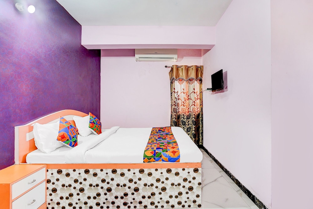 Fabhotel Triotel Inn