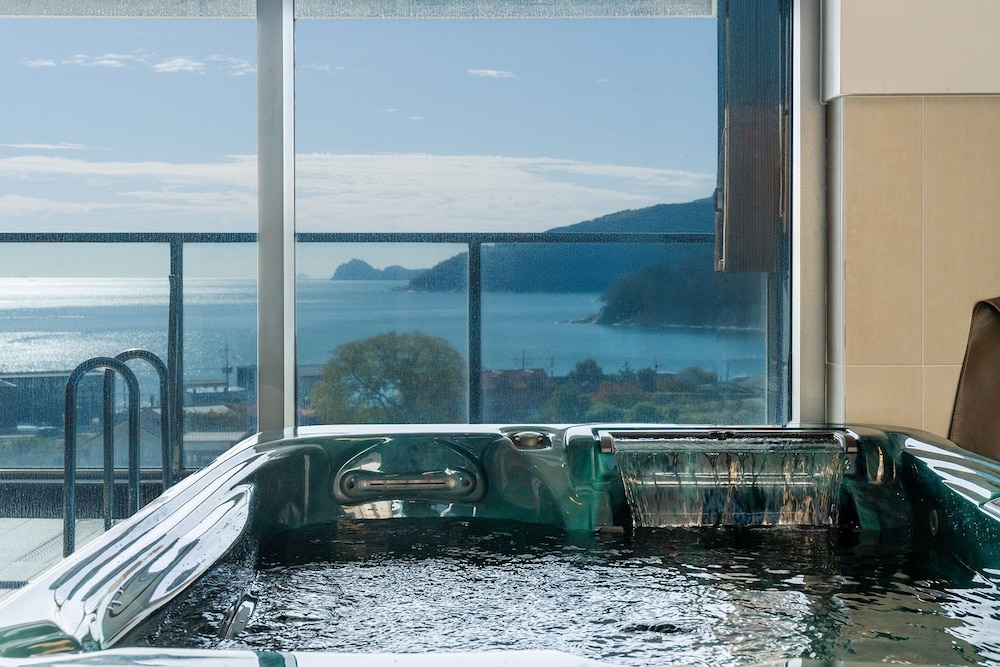 Geoje Pension Kan Pool Villa