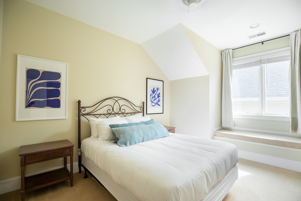 Lido by Avantstay Oceanfront Home w Pool Hot Tub Game Room Gorgeous Views