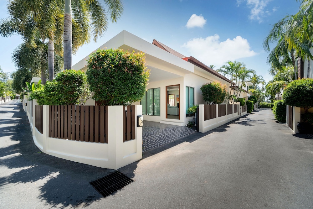 Tropical Private Pool 2BR Villa Kate