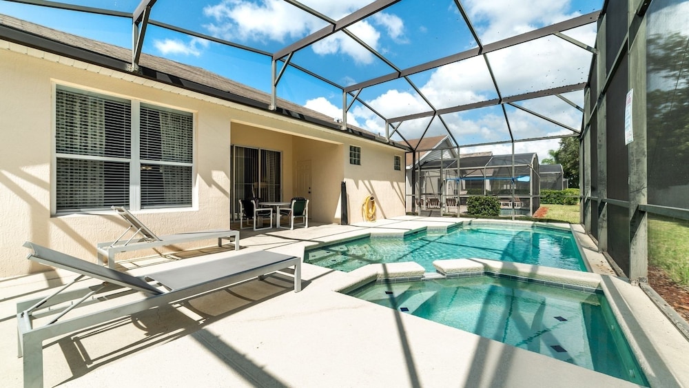 Windsor Palms Resort 4 Bedroom Home with Game Room 4 Home