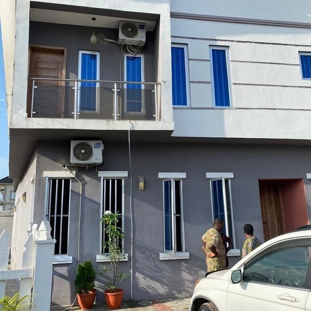 Stylish 3 Bed Terrace Duplex Lekki Ac Wifi view 2