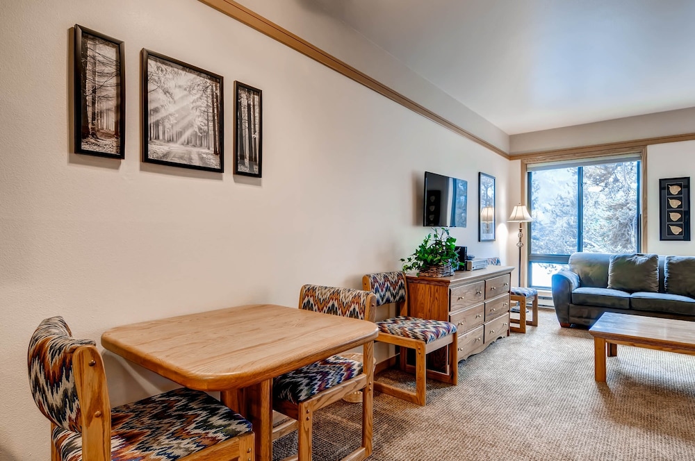 Slopeside 2741