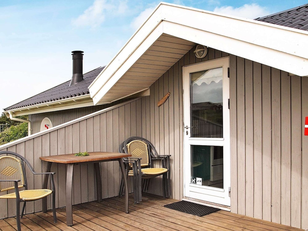 Spacious Holiday Home Nearby the National Park Loonse en Drunese Duinen view 3