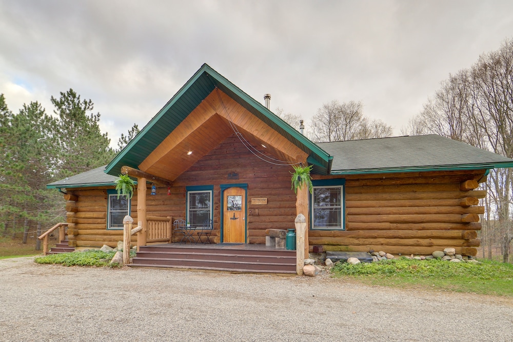 Rustic Tustin Cabin on 7 Acres w/ Fire Pit  Porch - Property Image 21