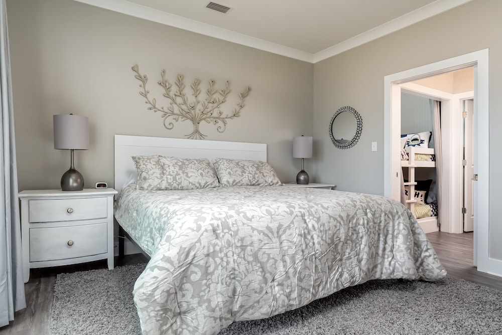 Island Time Vi - Gulf Front! Private Heated Pool - Gulf View Balcony - 2 Master Suites! 6 Bedroom Home by RedAwning view 5