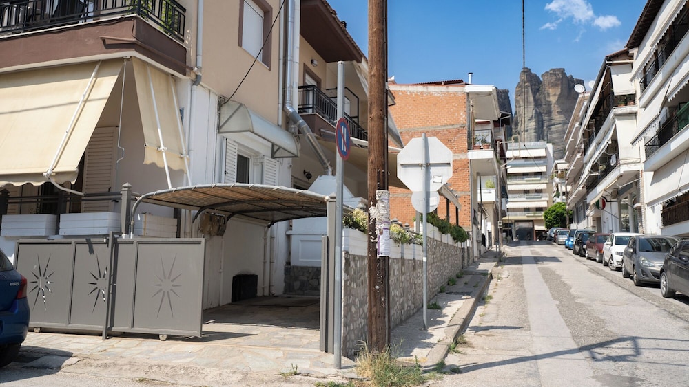 My Home - Meteora Central Apt - 2 BD