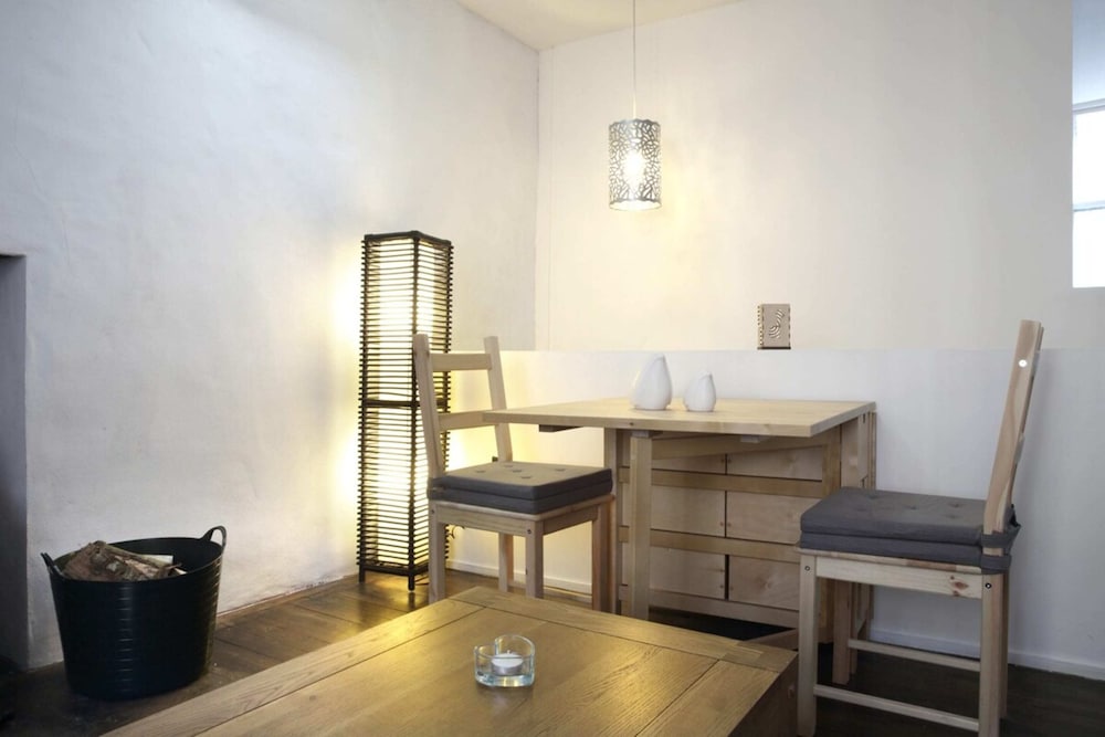 Central Apartment for the Fringe