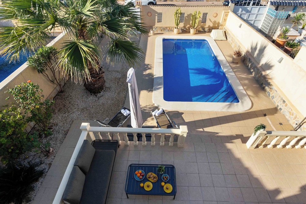 Beautiful and Cozy Villa With Private Pool in Urb, San Luis, El Chaparral, Torre