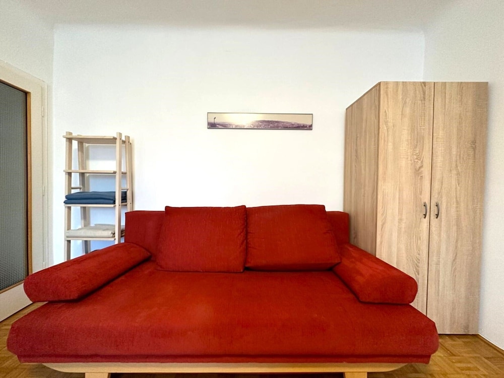 Apartment Near Schonbrunn Palace Vienna
