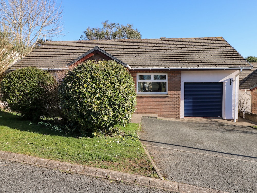 1 Gloucester Way
