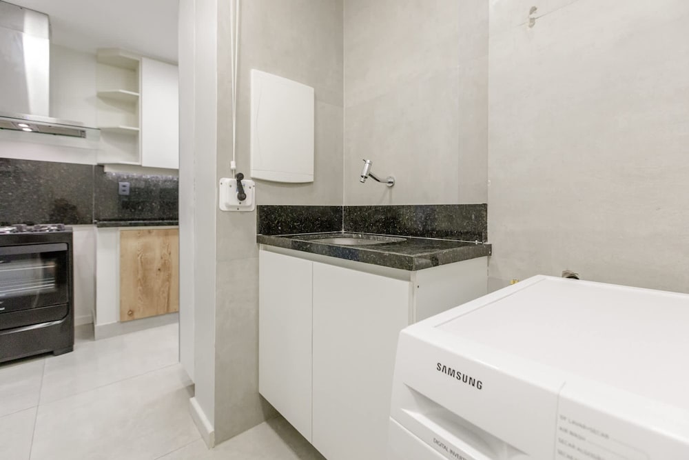Leblon Coast Amazing 3 Bedroom in Leblon