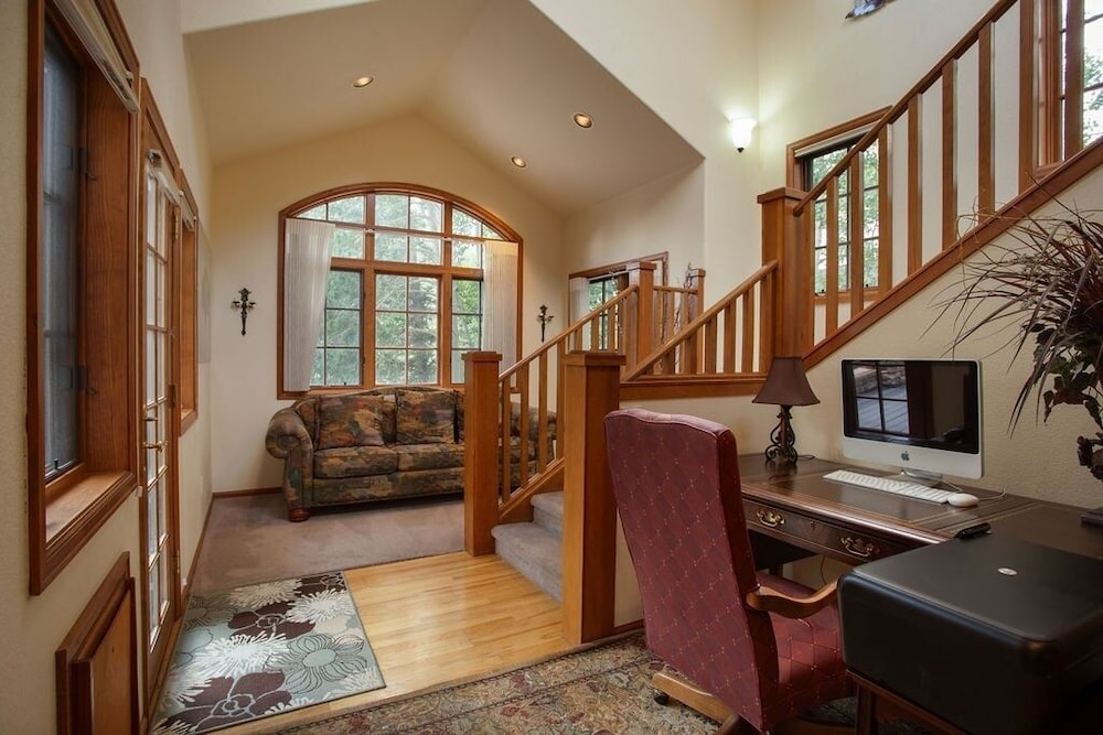 Streamside Lane 4 Bedroom Home