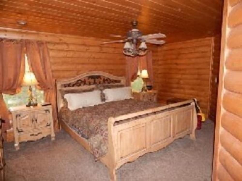 Bear Lodge