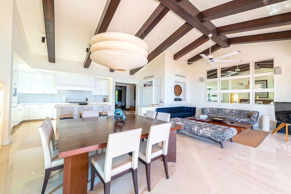 Gorgeous 4 Bedroom Condo - Property Image 18