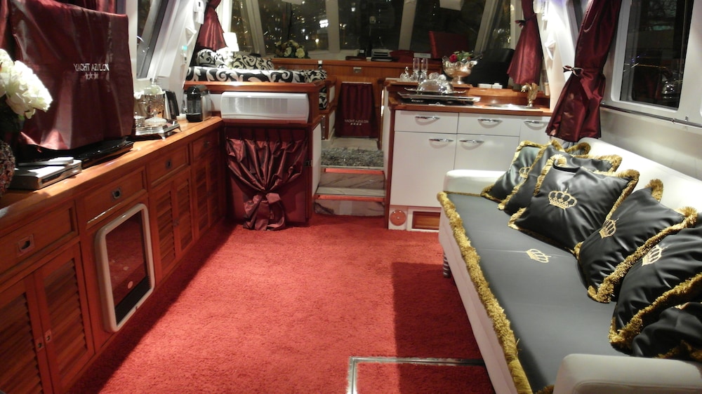 Maria Callas Yachthotel