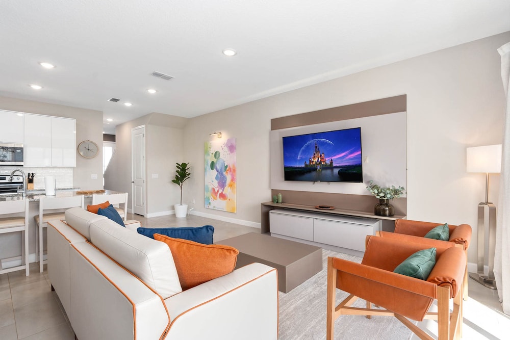 Super Close- Disney s Parks w Theme Rooms Pool