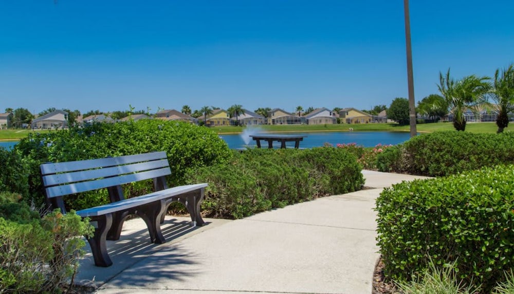 Villa Minutes From Disney 4bd 3Bt Private Pool Games