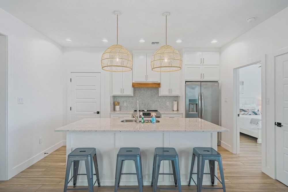 Chancla - Pet Friendly! Community Pool!