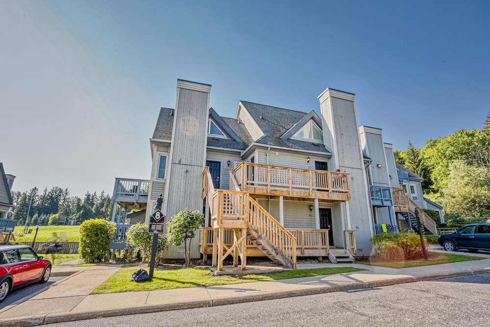 Hotel North Creek Resort Condos - Image 1