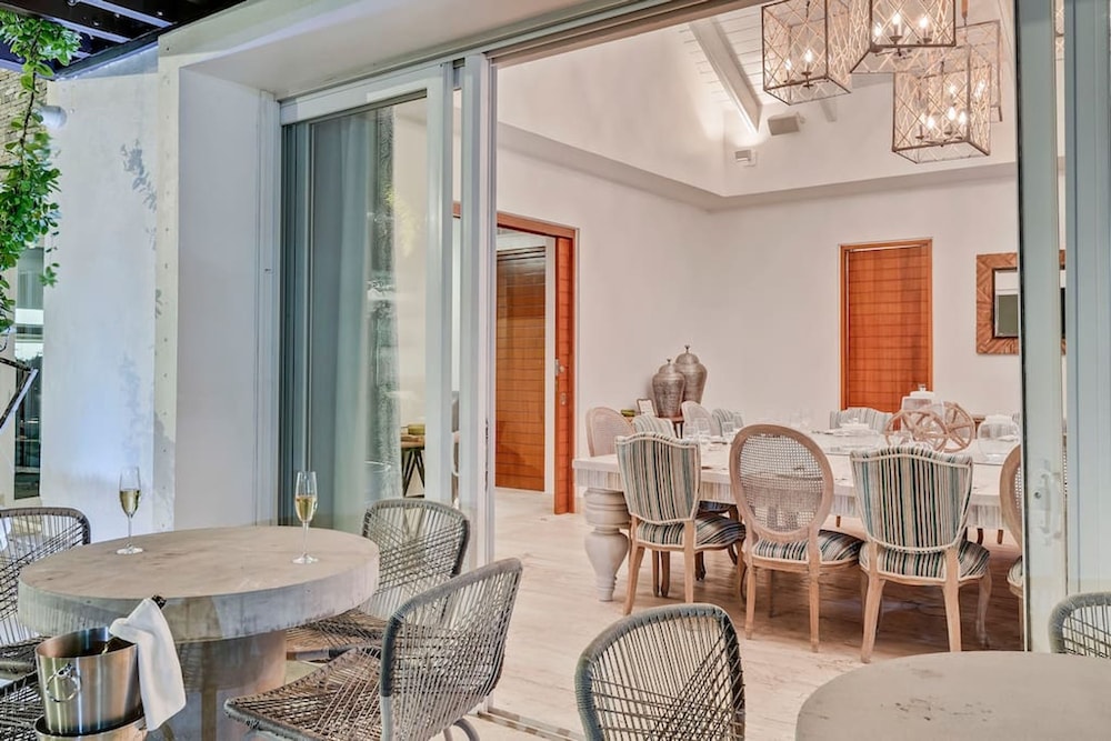 Luxurious 8-bedroom Dreamy Villa