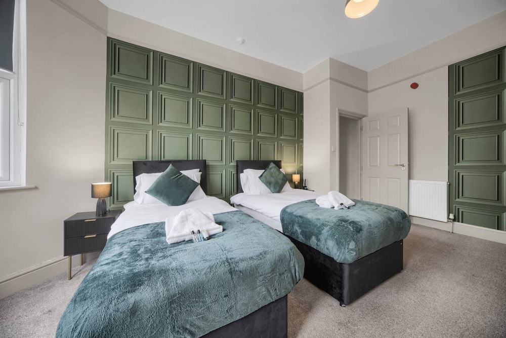 Free Parking Fast Wifi 2 Min to Cardiff City
