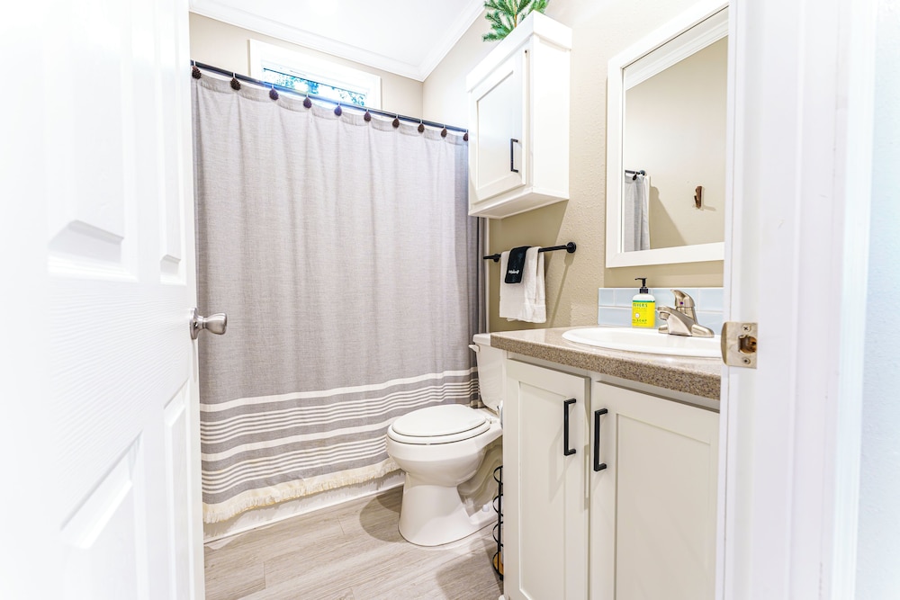 Island Oaks RV Resort