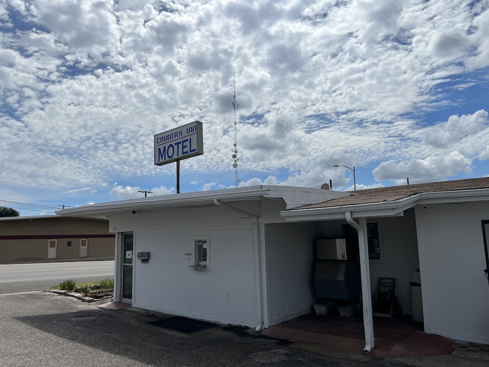 Country Inn-Giddings view 3