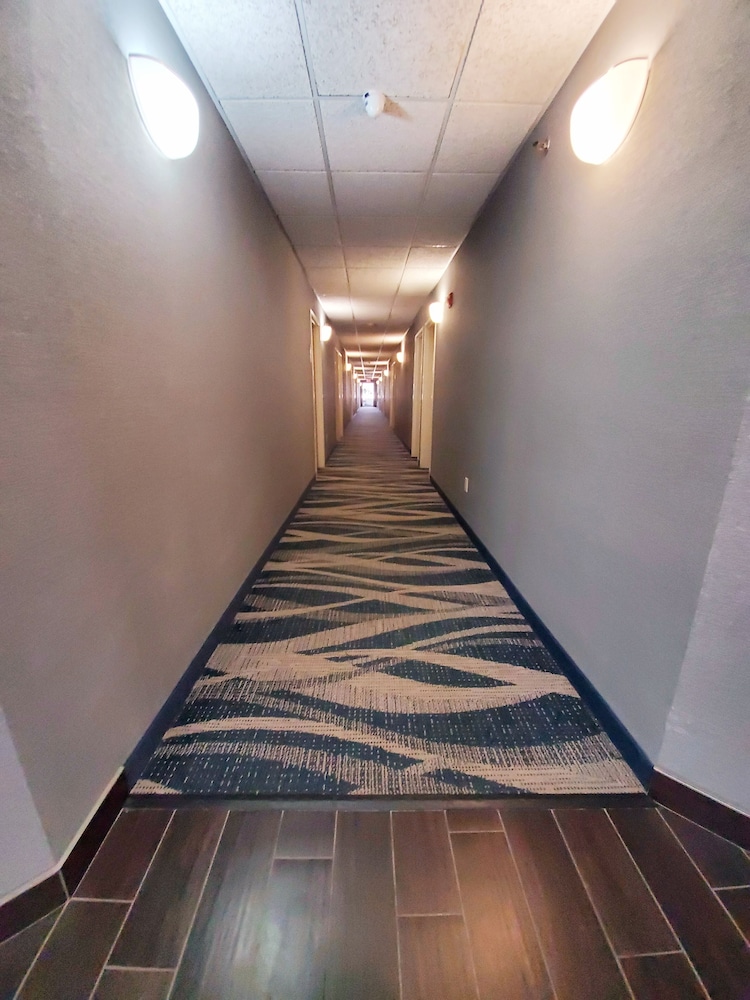 Mount Pleasant Vacations - Americas Best Value Inn Suites Racine - Property Image 20