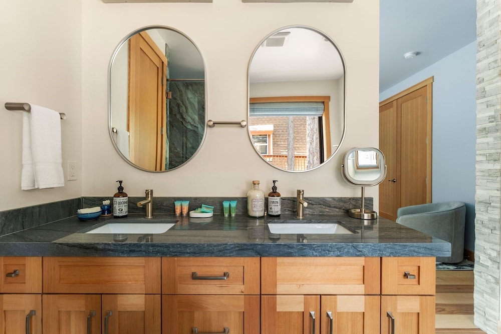 34 - The Maple Crest 5 Bedroom Home