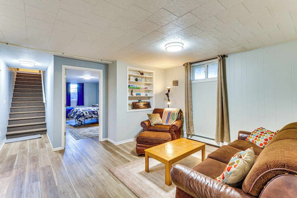 3 Acres of Serenity! Countryside Home in Dickinson