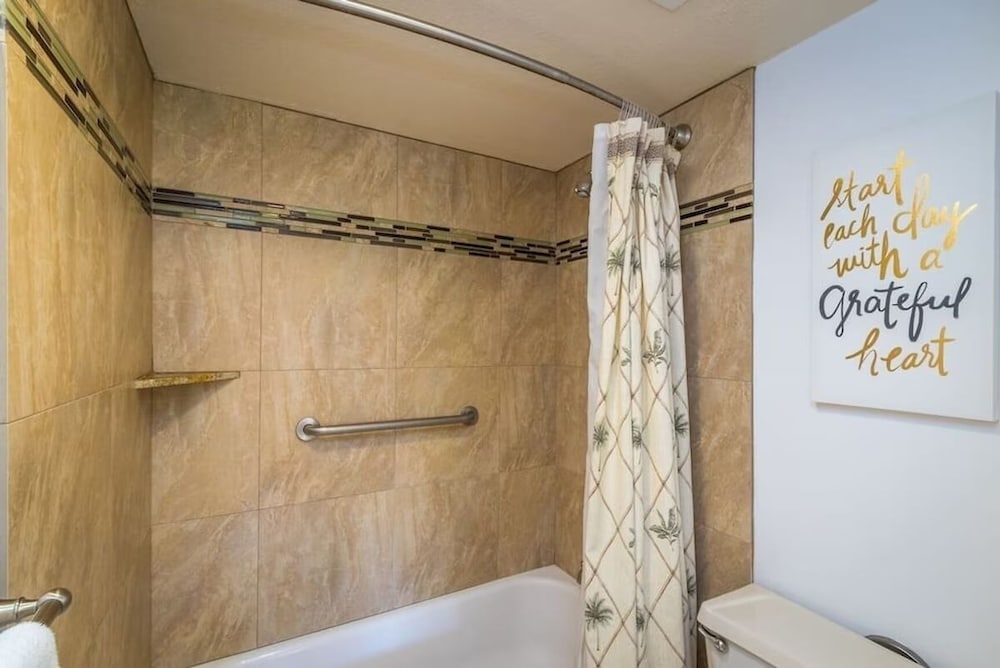 Signature Residences at Maui Banyan