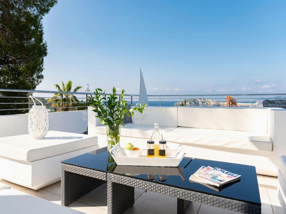 Villa in Cap Martinet